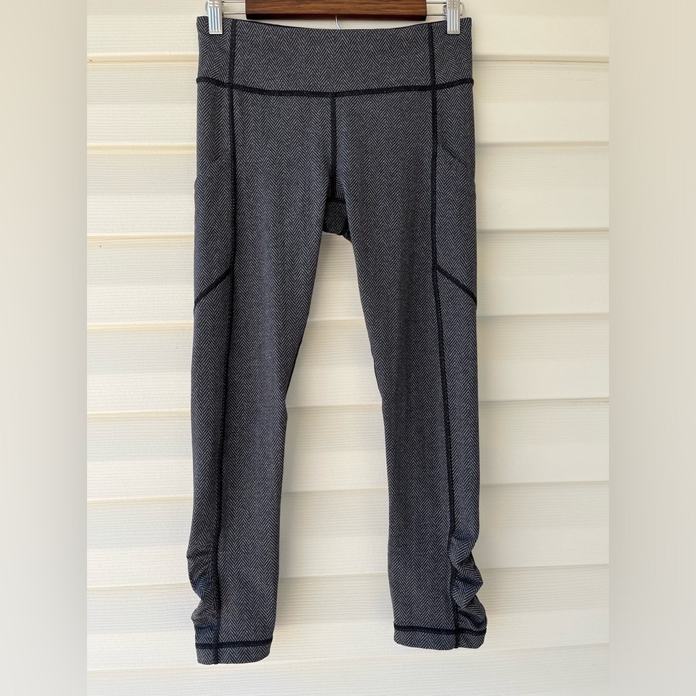 Lululemon Speed Crop 21” Giant Herringbone Black Heather Black